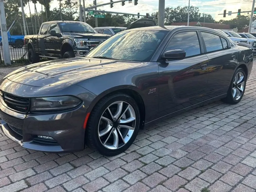 2015 Dodge Charger R/T photo 1