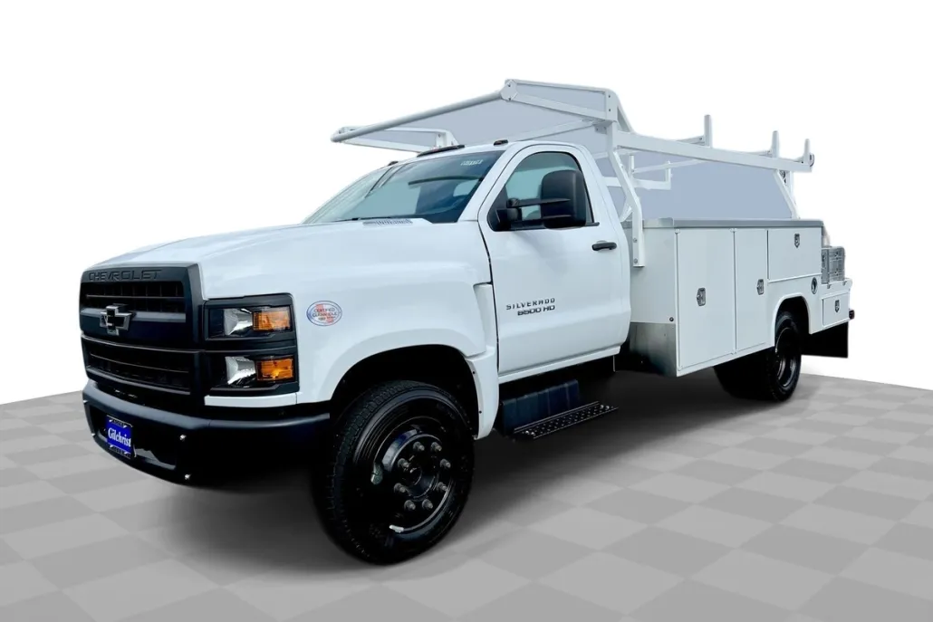 2023 Chevrolet Silverado 6500HD Work Truck photo 1