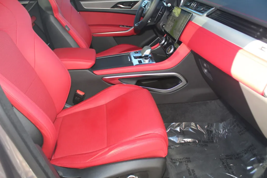 2025 Jaguar F-PACE P400 R-Dynamic S photo 1