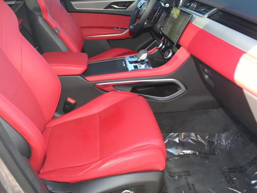 2025 Jaguar F-PACE P400 R-Dynamic S photo 1
