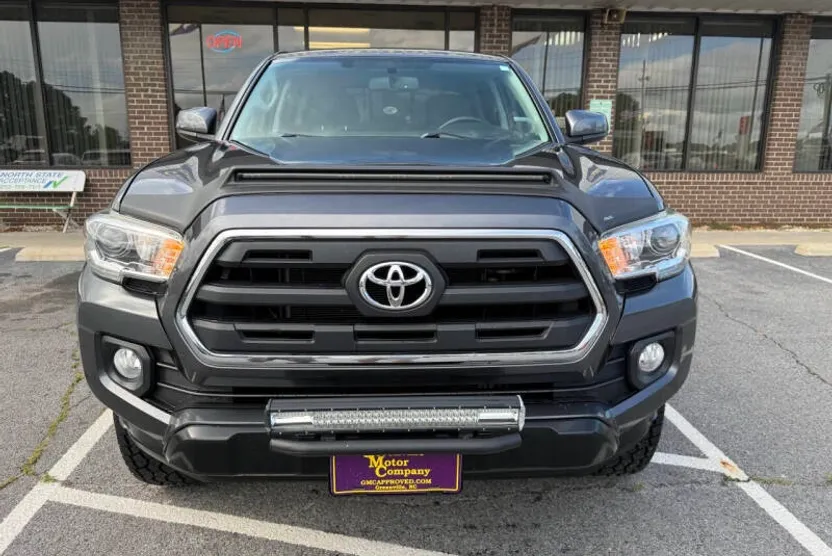 2017 Toyota Tacoma SR5 Sport TRD Pro photo 1