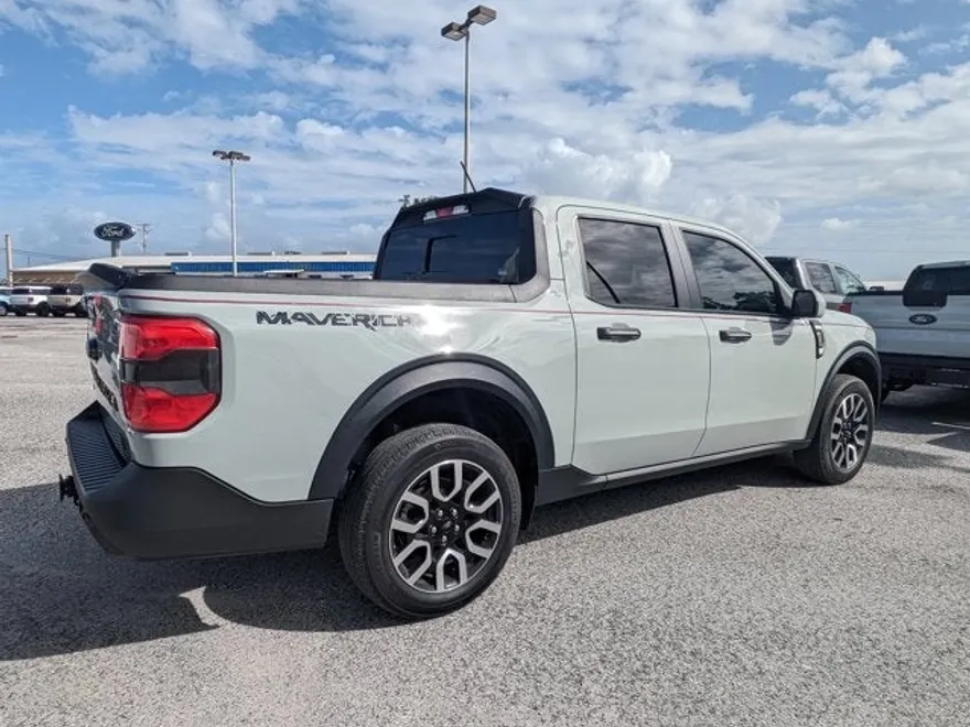 2023 Ford Maverick Lariat photo 1