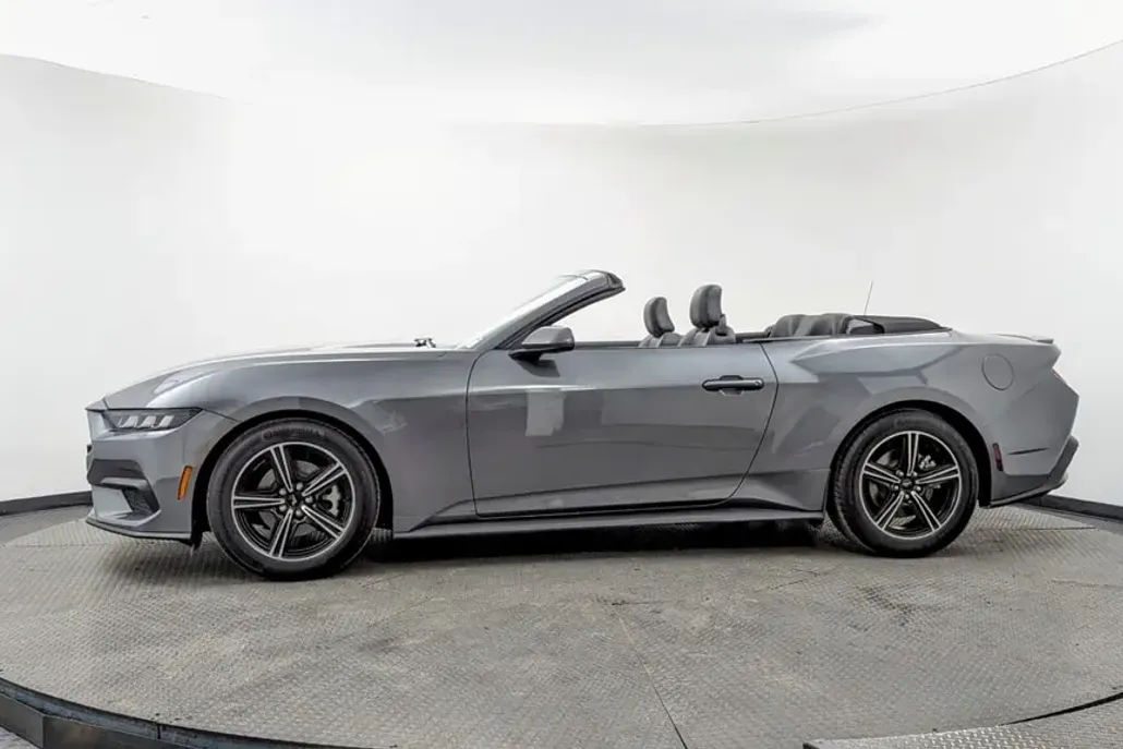 2025 Ford Mustang EcoBoost Premium photo 1