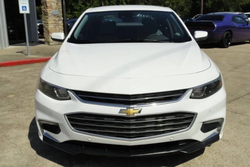 2018 Chevrolet Malibu 1LT photo 1