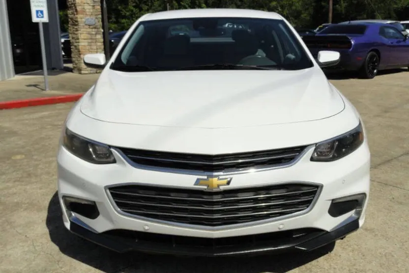 2018 Chevrolet Malibu 1LT photo 1