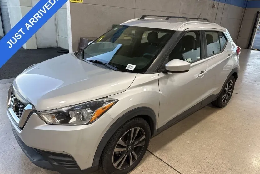 2019 Nissan Kicks SV photo 1