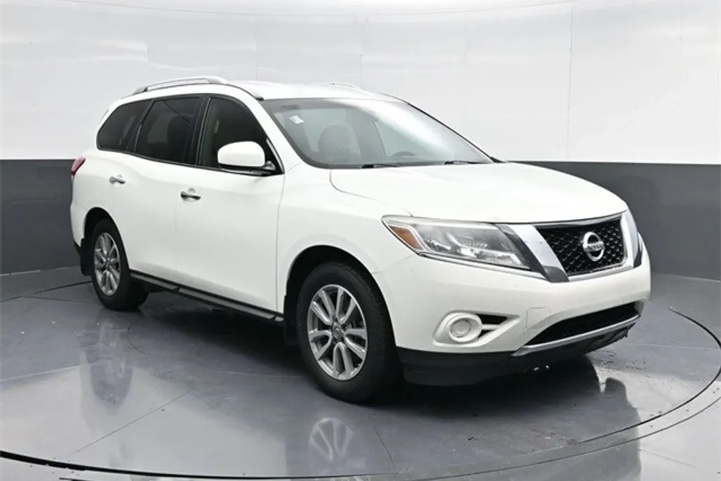 2016 Nissan Pathfinder S photo 1
