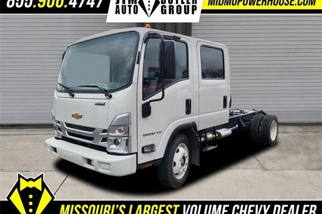 2025 Chevrolet Silverado photo 1