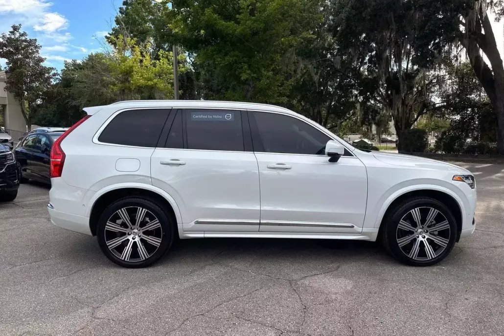 2023 Volvo XC90 AWD Ultimate photo 1