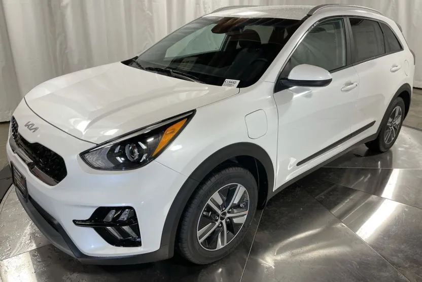 2022 Kia Niro Plug-In Hybrid LXS photo 1