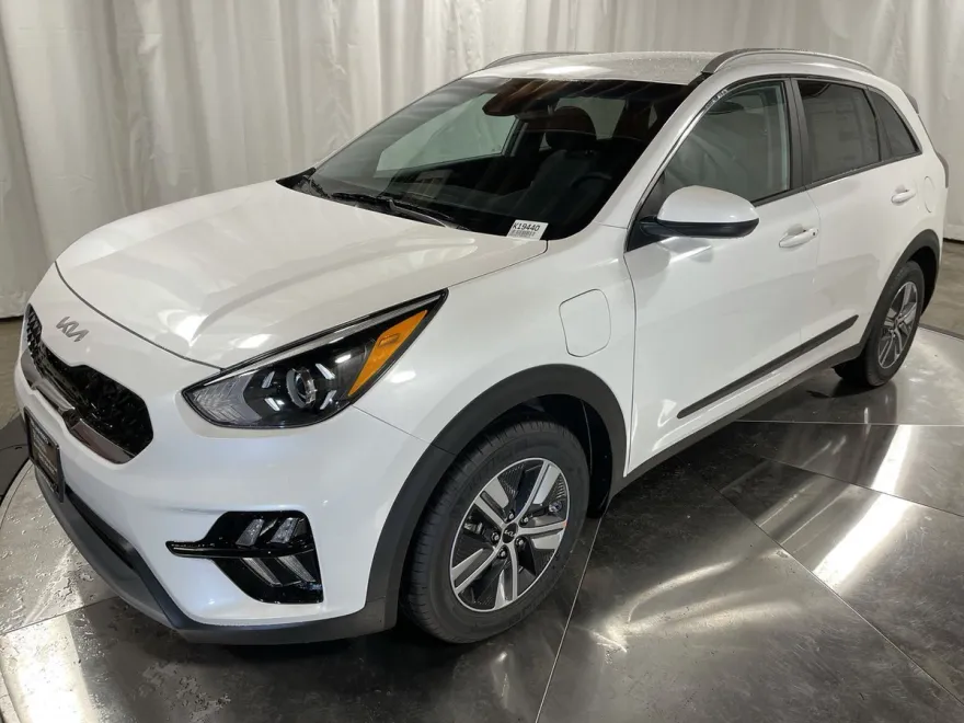 2022 Kia Niro Plug-In Hybrid LXS photo 1