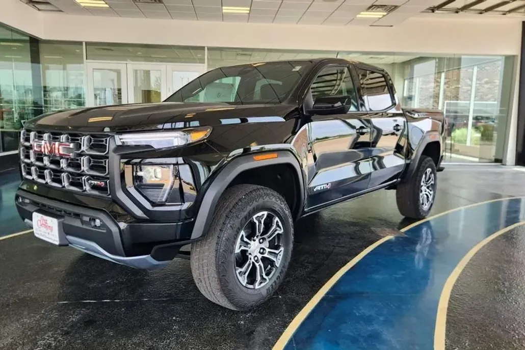 2025 Gmc Canyon AT4 photo 1
