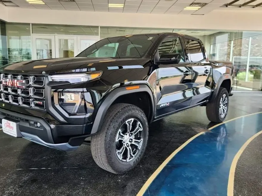 2025 Gmc Canyon AT4 photo 1