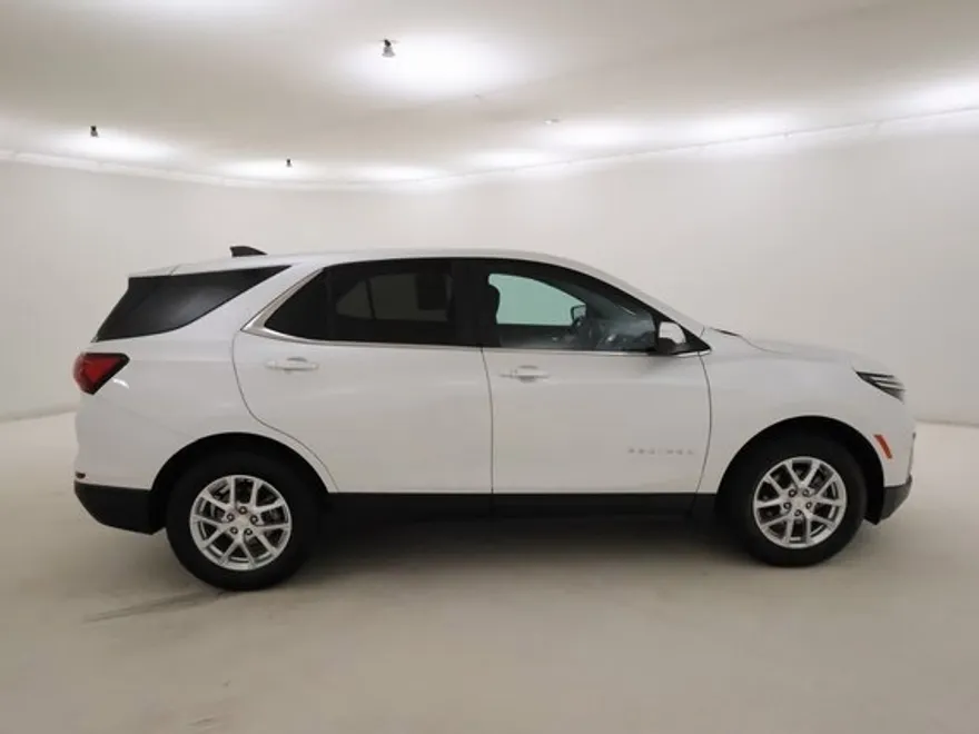 2024 Chevrolet Equinox photo 1