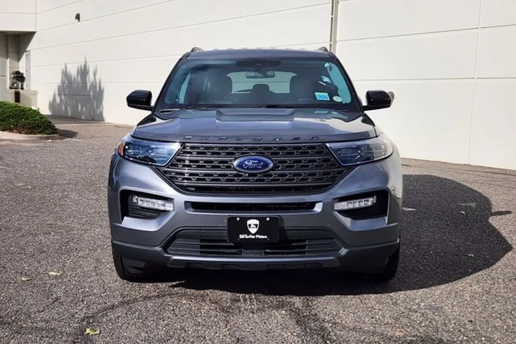 2022 Ford Explorer XLT photo 1