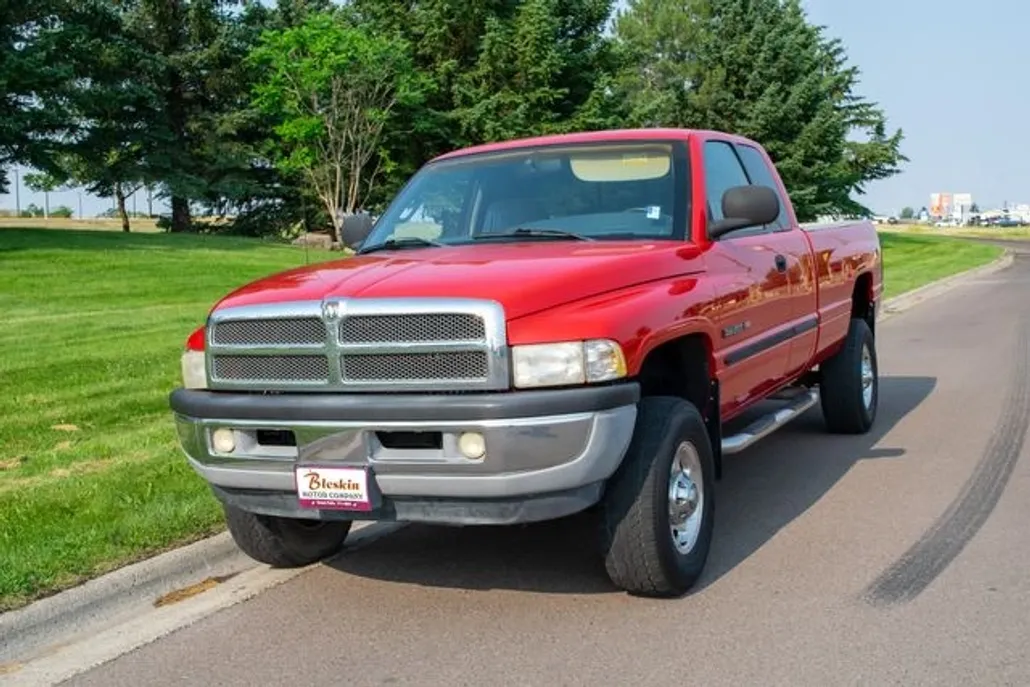 2000 Dodge Ram ST photo 1
