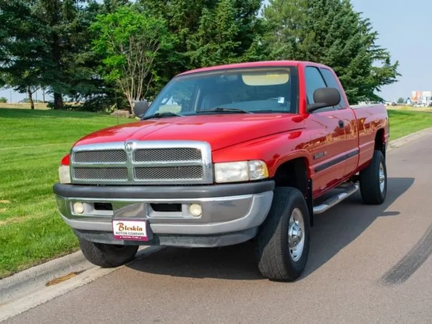2000 Dodge Ram ST photo 1