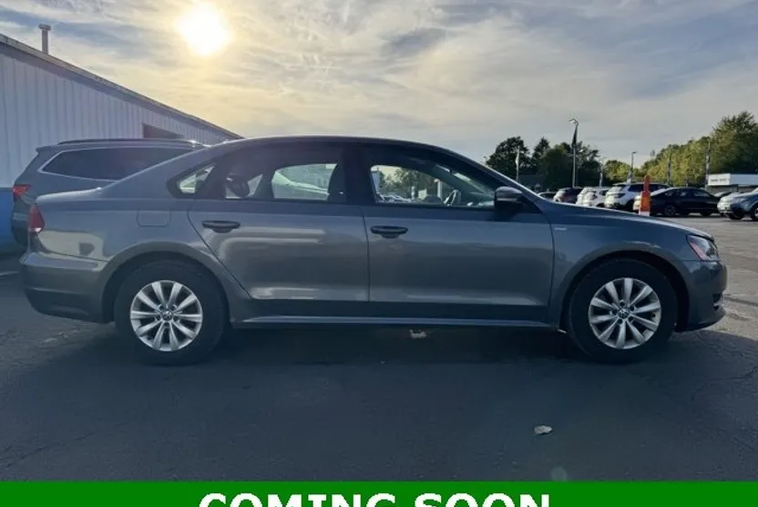 2014 Volkswagen Passat Wolfsburg Edition photo 1