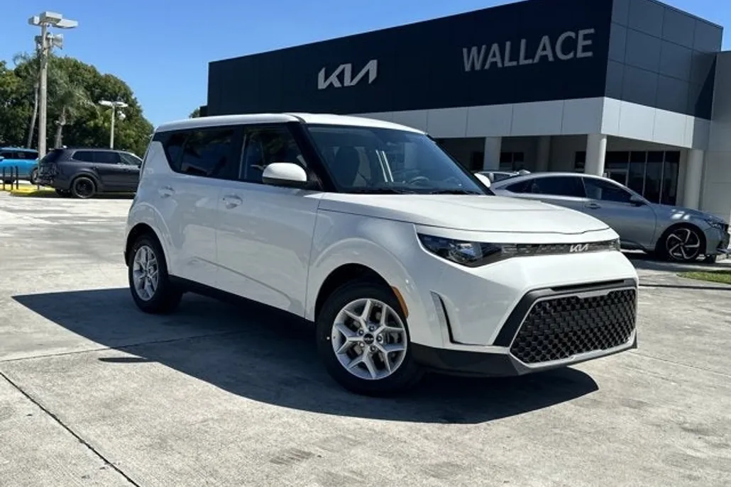 2025 Kia Soul S photo 1