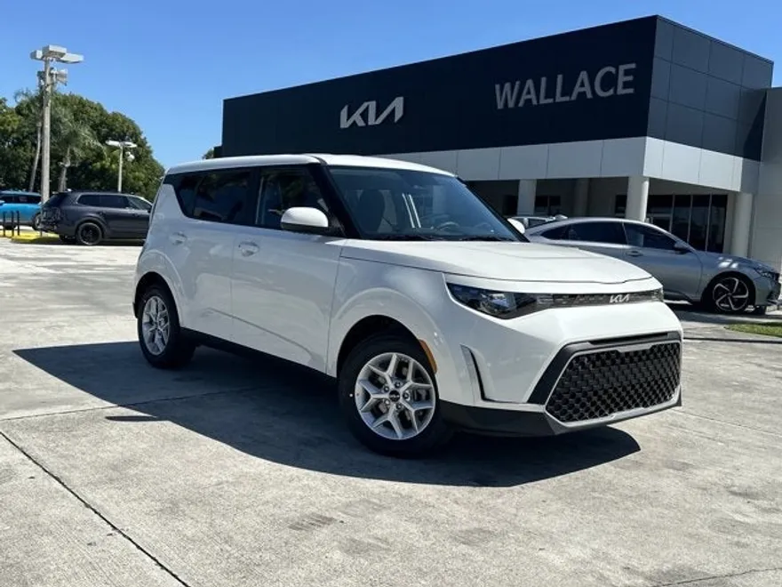 2025 Kia Soul S photo 1