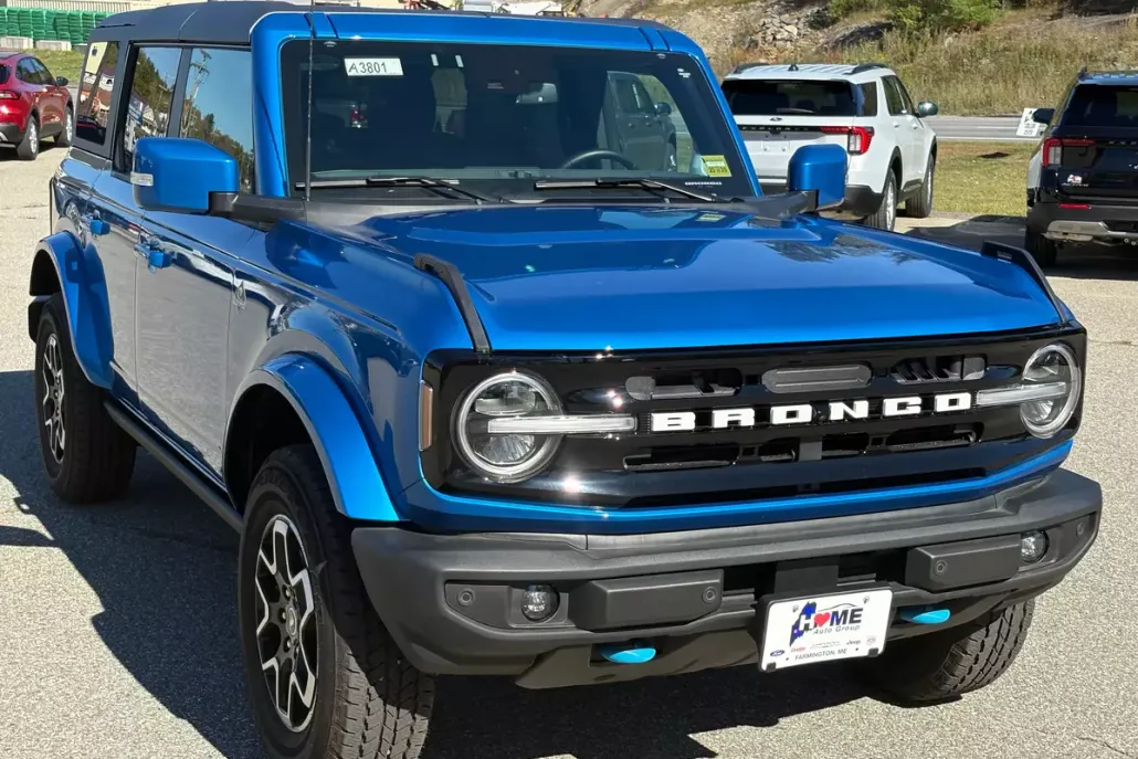 2024 Ford Bronco Outer Banks photo 1