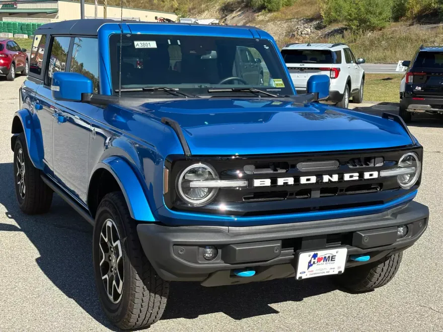 2024 Ford Bronco Outer Banks photo 1
