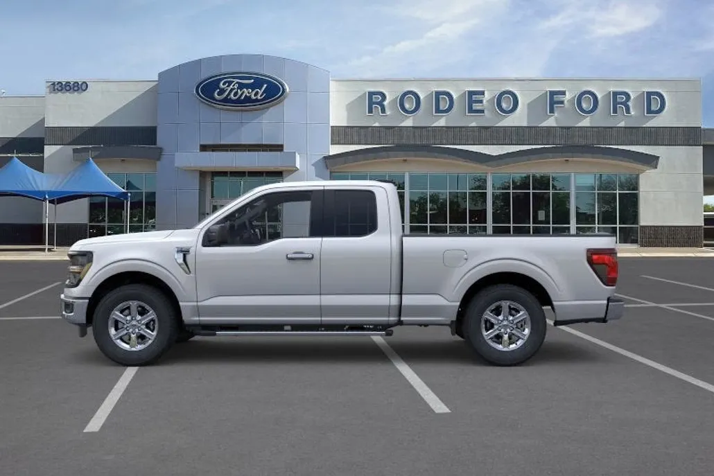 2025 Ford F-150 XLT photo 1