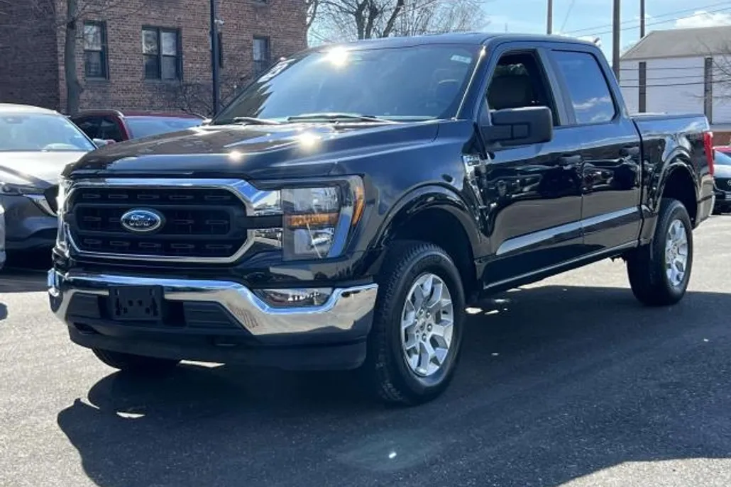 2023 Ford F-150 XLT photo 1