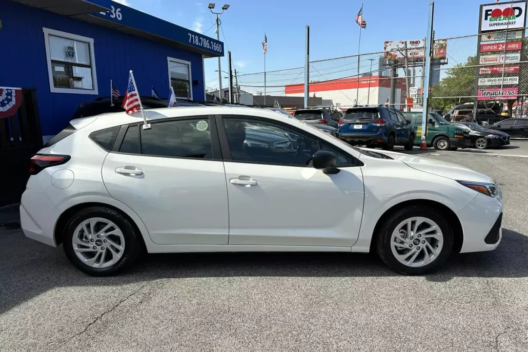 2024 Subaru Impreza Base photo 1