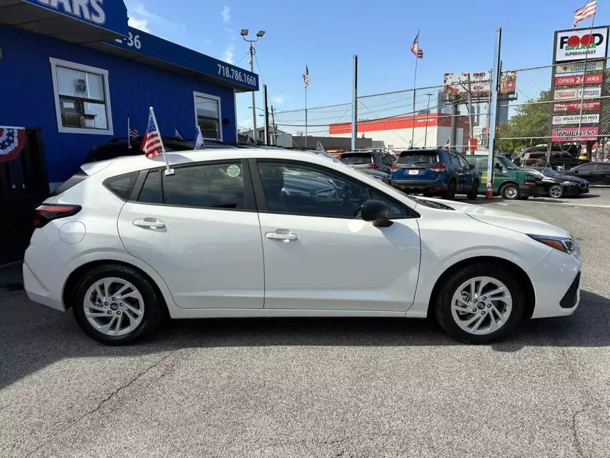 2024 Subaru Impreza Base photo 1