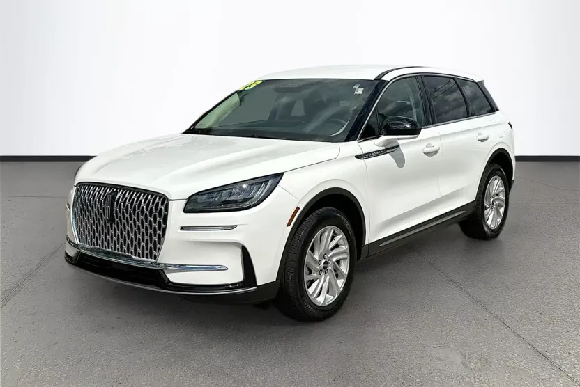 2023 Lincoln Corsair Standard photo 1