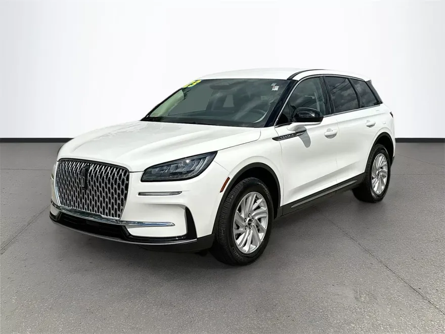 2023 Lincoln Corsair Standard photo 1