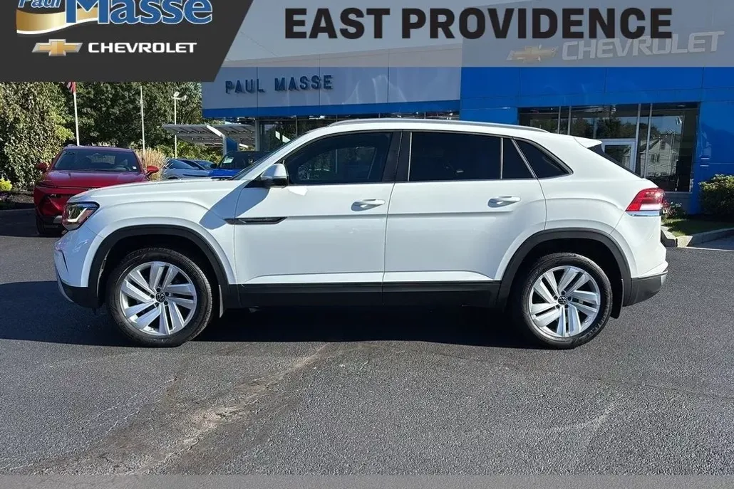 2022 Volkswagen Atlas Cross Sport V6 SE Technology photo 1