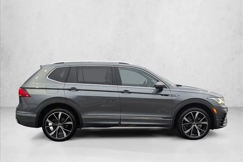 2023 Volkswagen Tiguan SEL R-Line Black photo 1