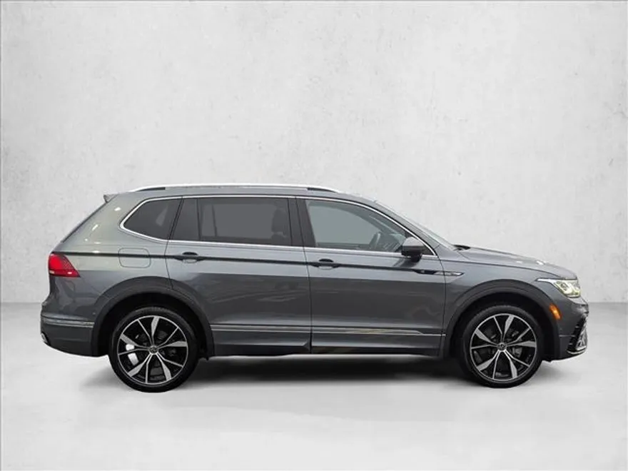 2023 Volkswagen Tiguan SEL R-Line Black photo 1