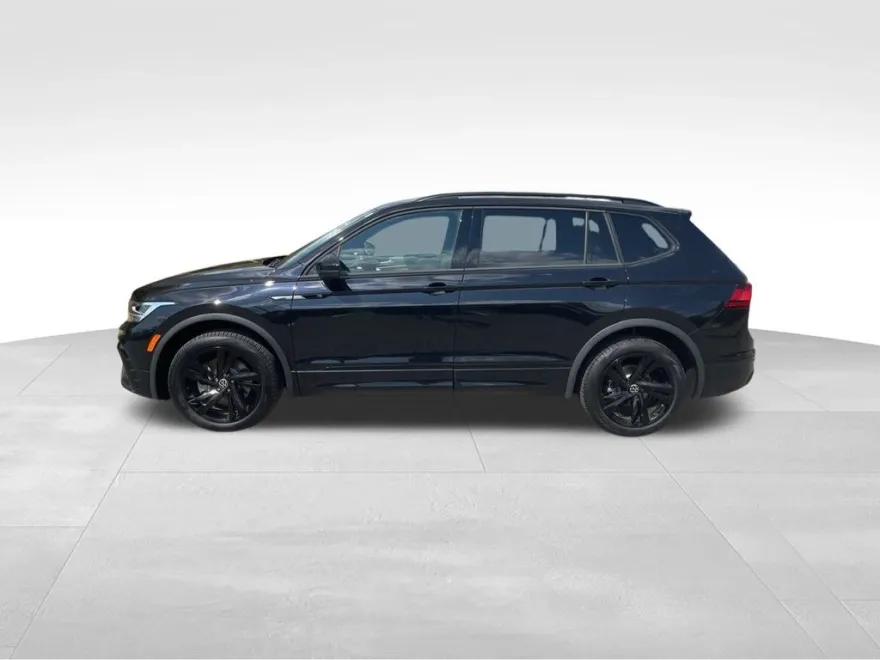 2023 Volkswagen Tiguan SE R-Line Black photo 1