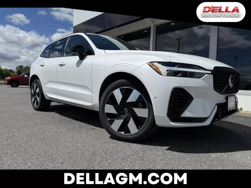 2024 Volvo XC60 Recharge Hybrid Plus photo 1
