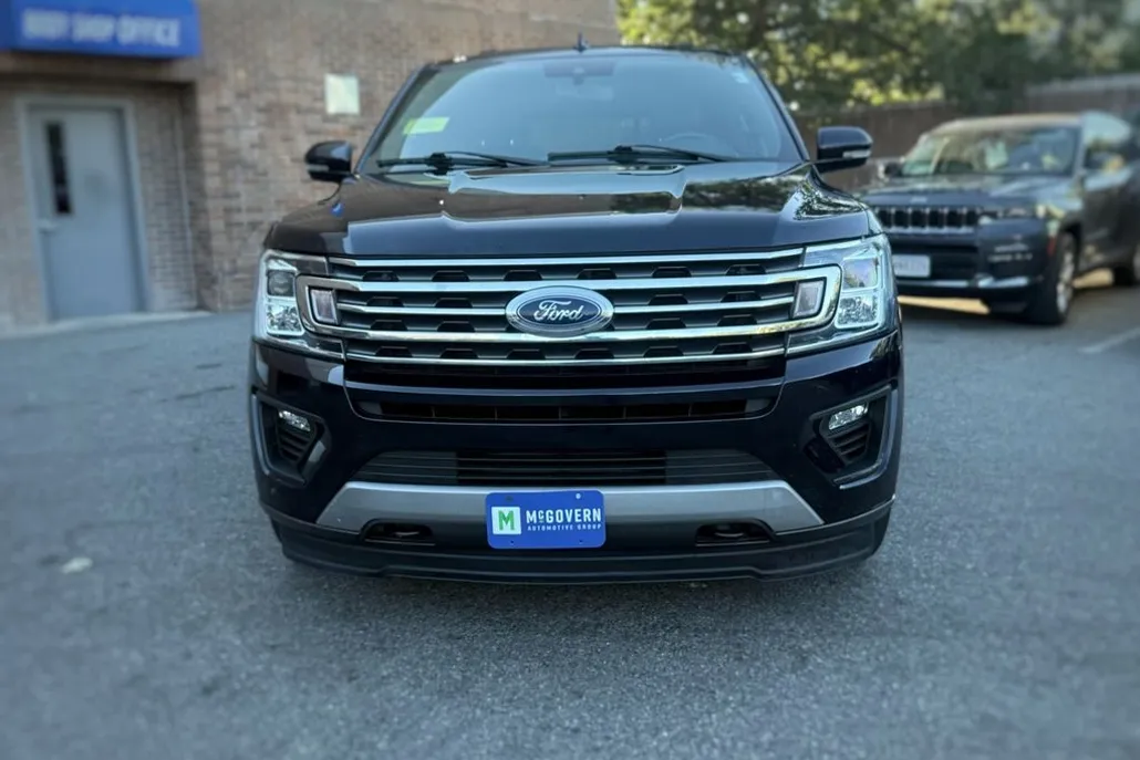 2021 Ford Expedition MAX XLT photo 1