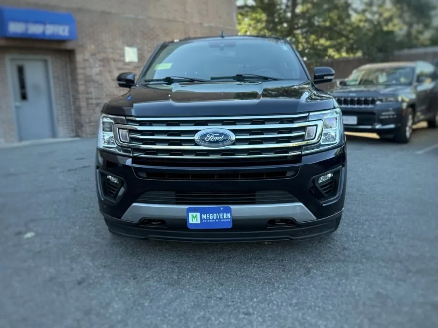 2021 Ford Expedition MAX XLT photo 1
