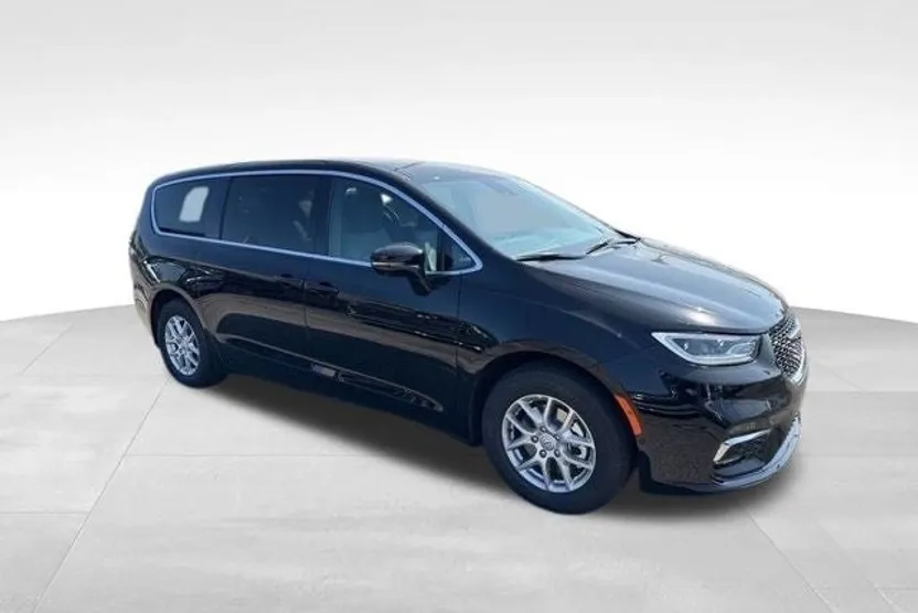 2026 Chrysler Pacifica photo 1