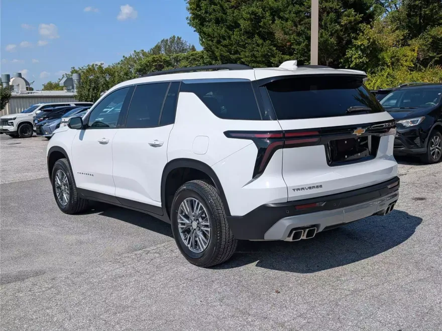 2025 Chevrolet Traverse photo 1