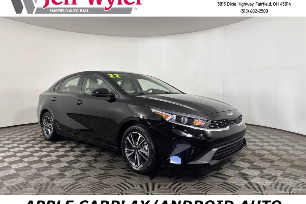 2022 Kia Forte LXS photo 1