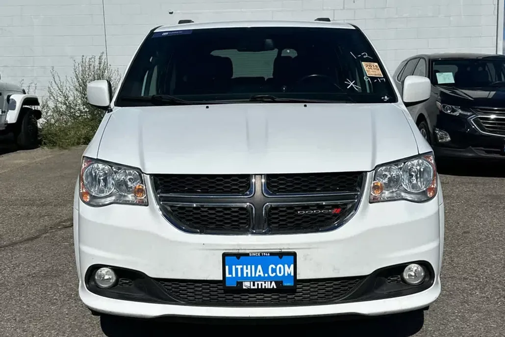 2018 Dodge Grand Caravan SXT photo 1