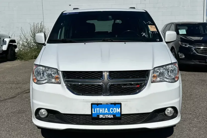 2018 Dodge Grand Caravan SXT photo 1