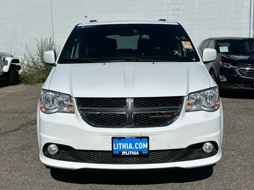 2018 Dodge Grand Caravan SXT photo 1