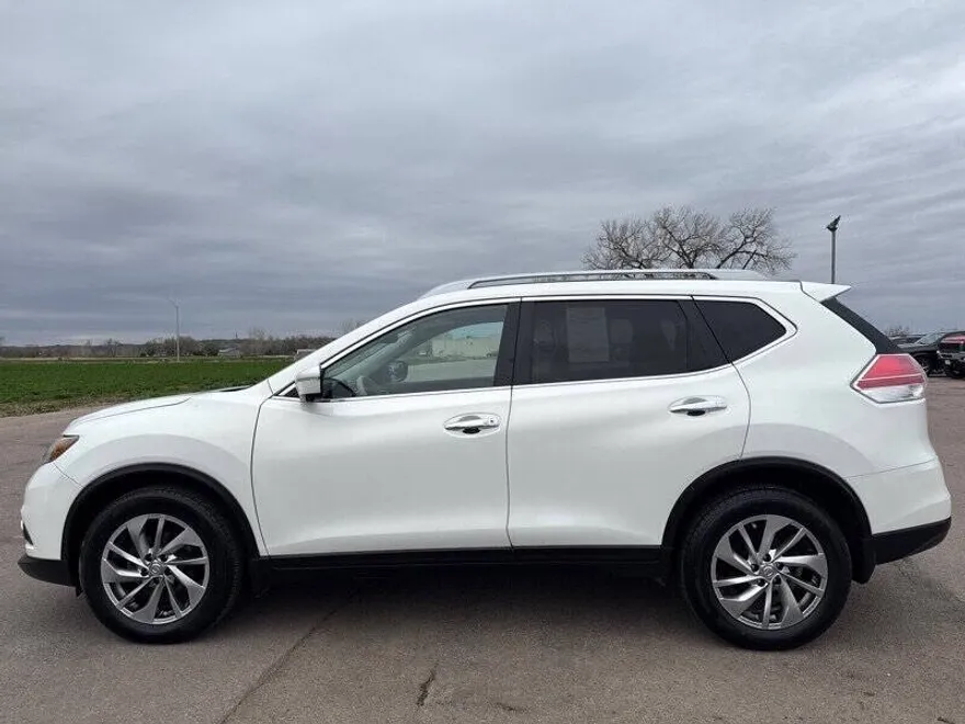 2014 Nissan Rogue SL photo 1