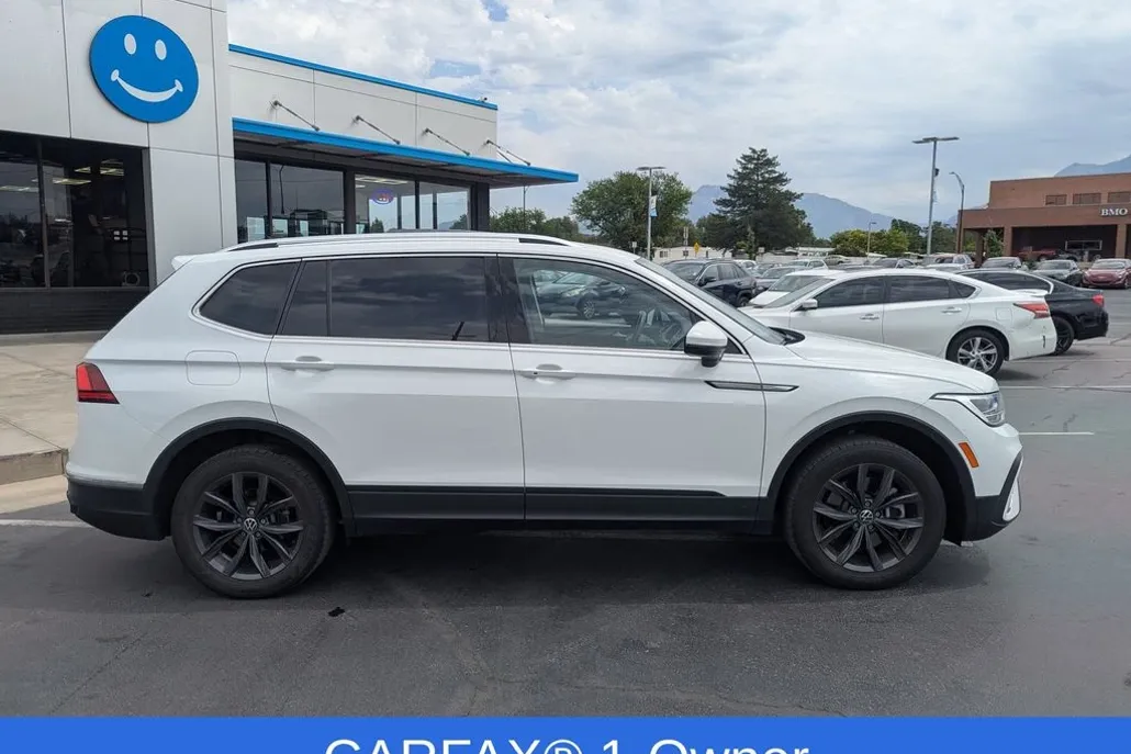 2022 Volkswagen Tiguan SE photo 1