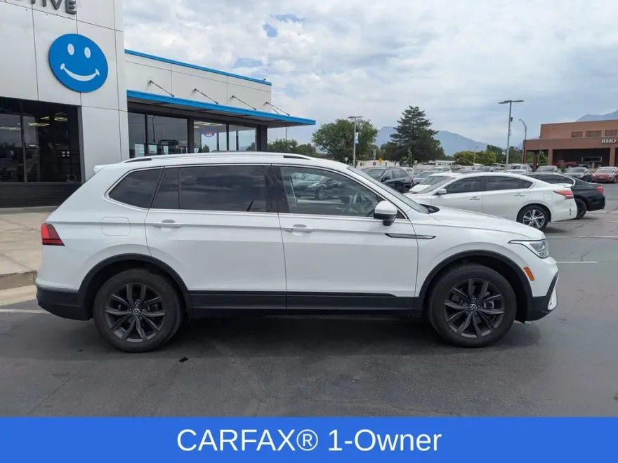 2022 Volkswagen Tiguan SE photo 1