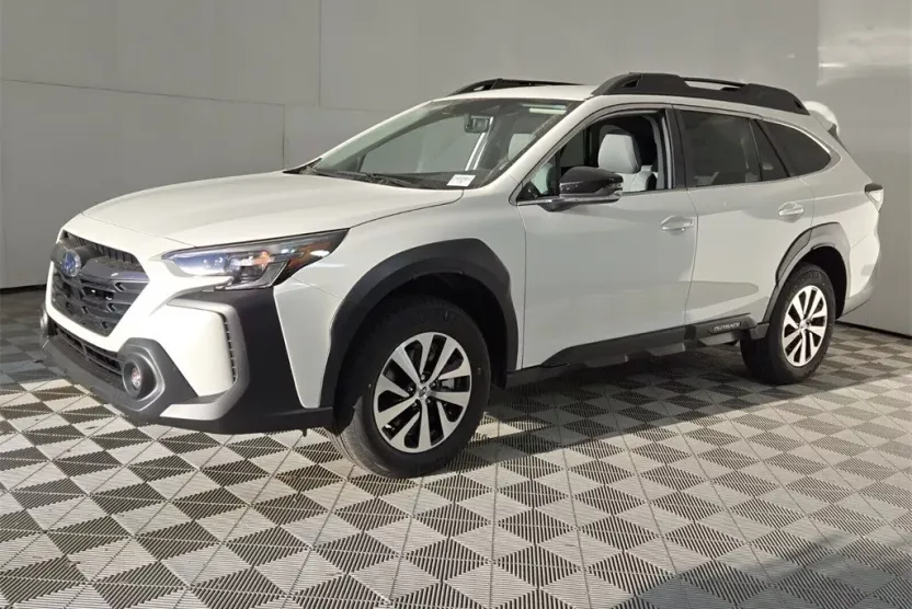 2025 Subaru Outback Premium photo 1