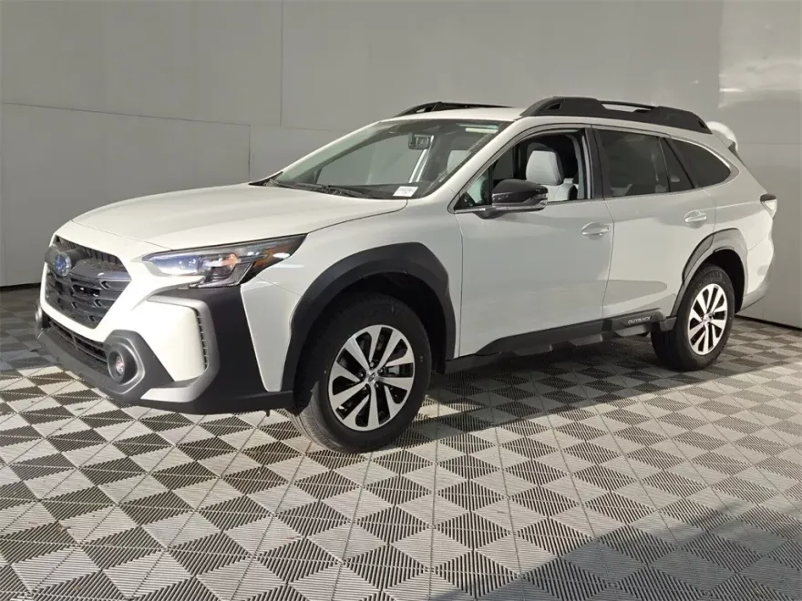 2025 Subaru Outback Premium photo 1
